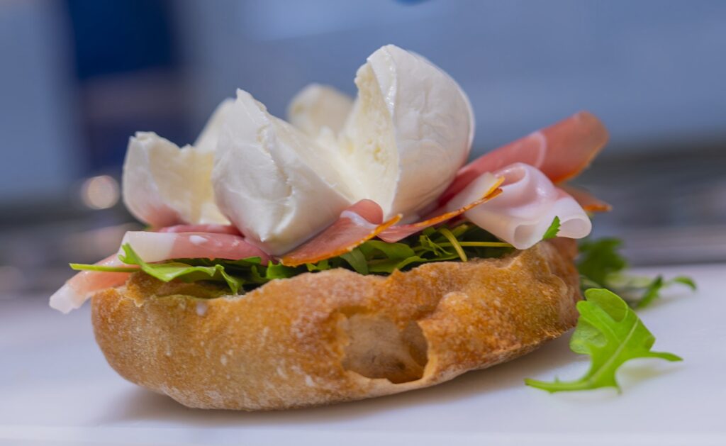 Mozzarella taglio spicchi[81] copia